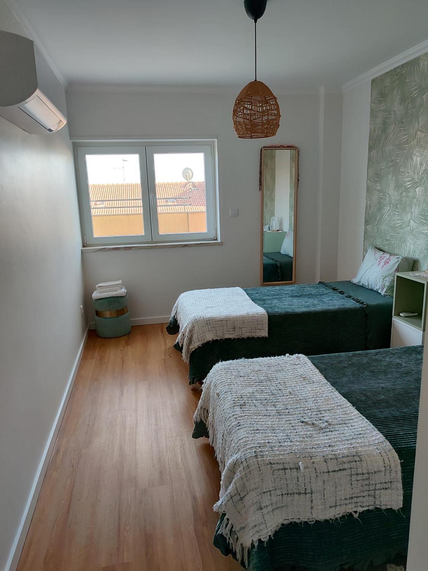 Zelu Apartamento Centro Da กัวร์ดา ภายนอก รูปภาพ
